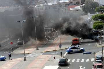 Incendio de un contenedor en la rambla de Pedro Lezcano (Foto TA)